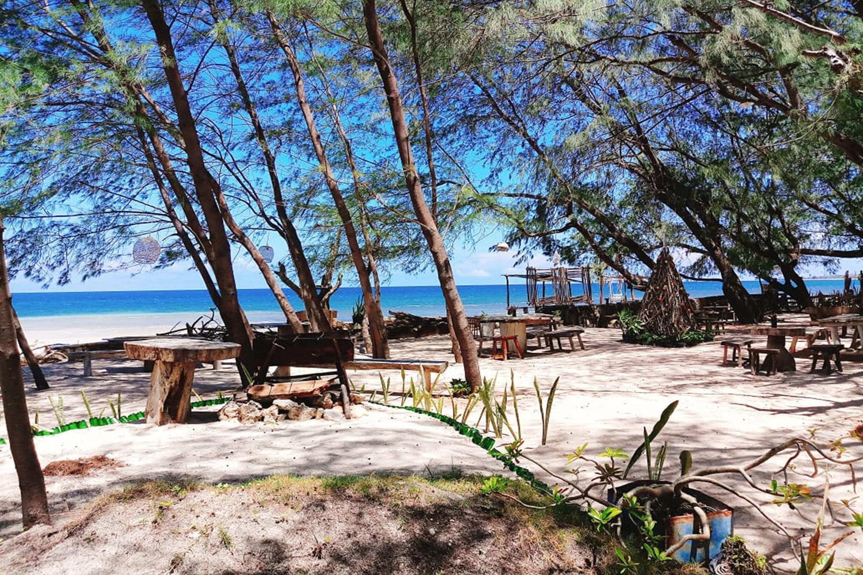 Cemara Beachfront Suite view 4