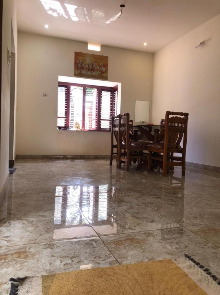 Adis Home - Waterfalls three min walk view 3