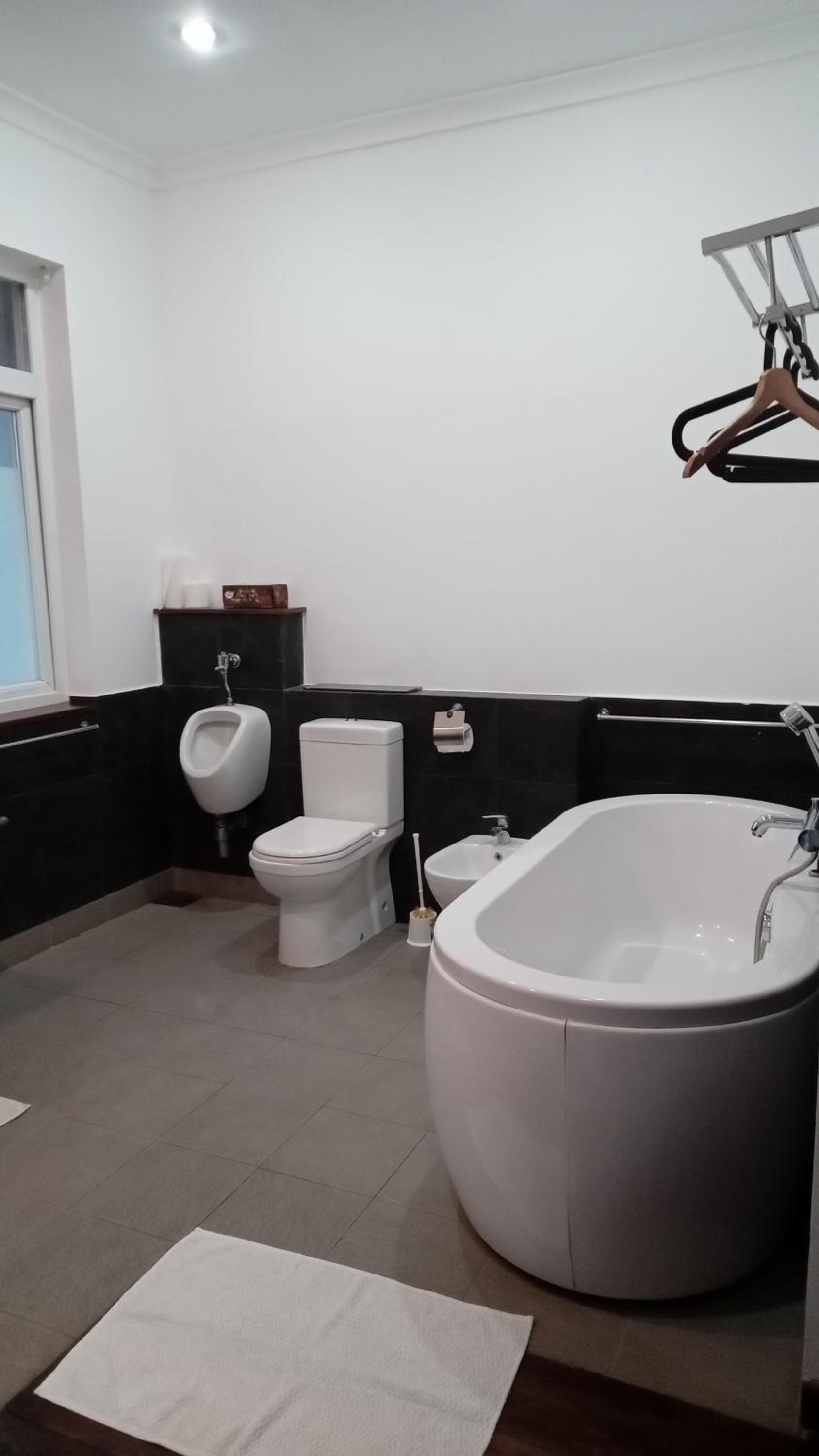 390 Villa Vista