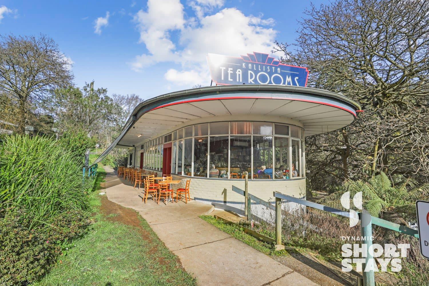 Magnolia Retreat - Rocky Creek Art Garden