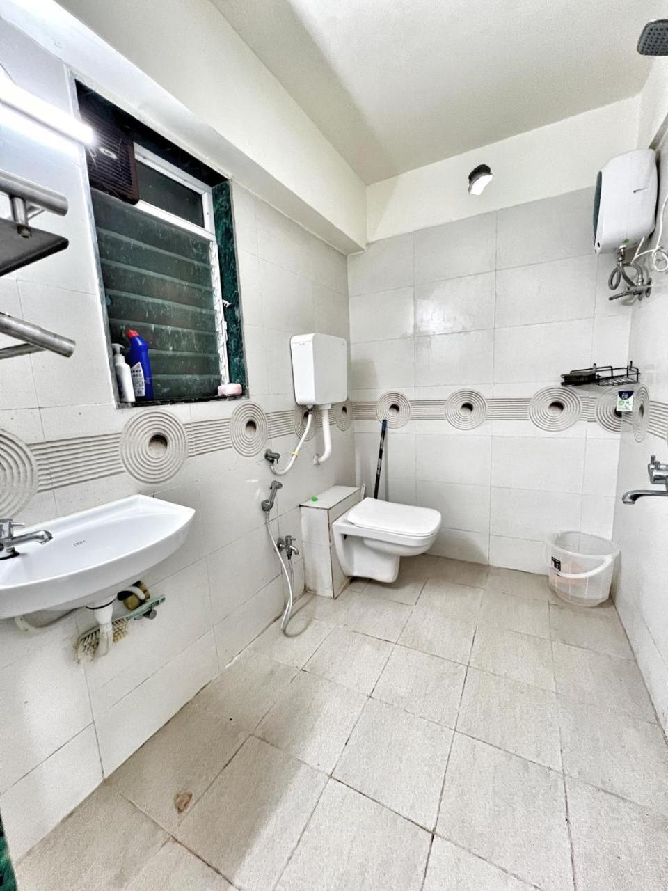 Studio Apartment 1 BHK near Kokilaben Ambani Hospital view 5