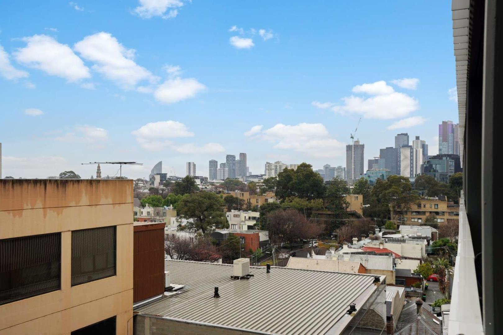 Modern Apartment in South Melbourne