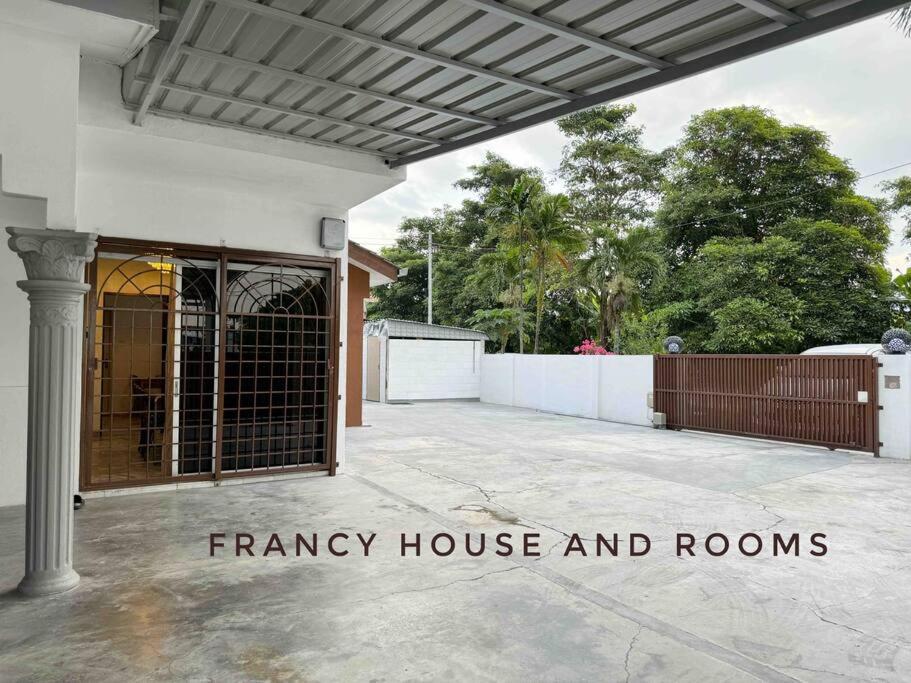 Semi-D Chocolate Home In Ipoh photo 7