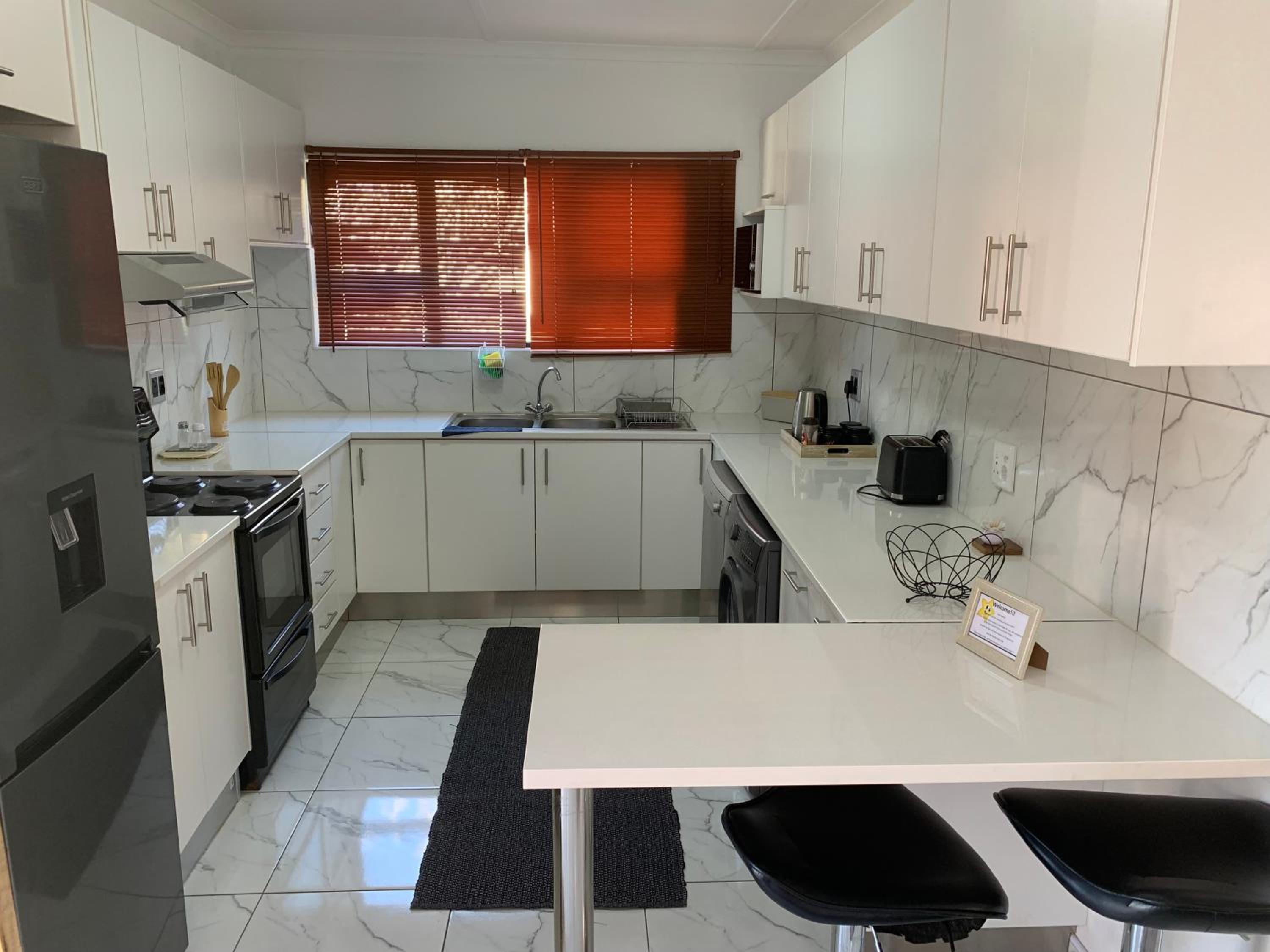 Luxury 1 Bdr Garden Cottage view 2