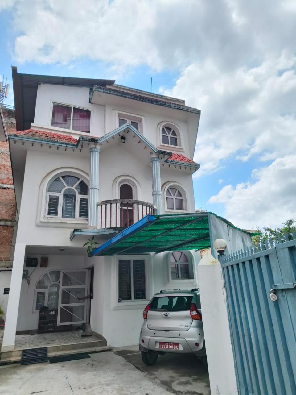 Peakman Residence