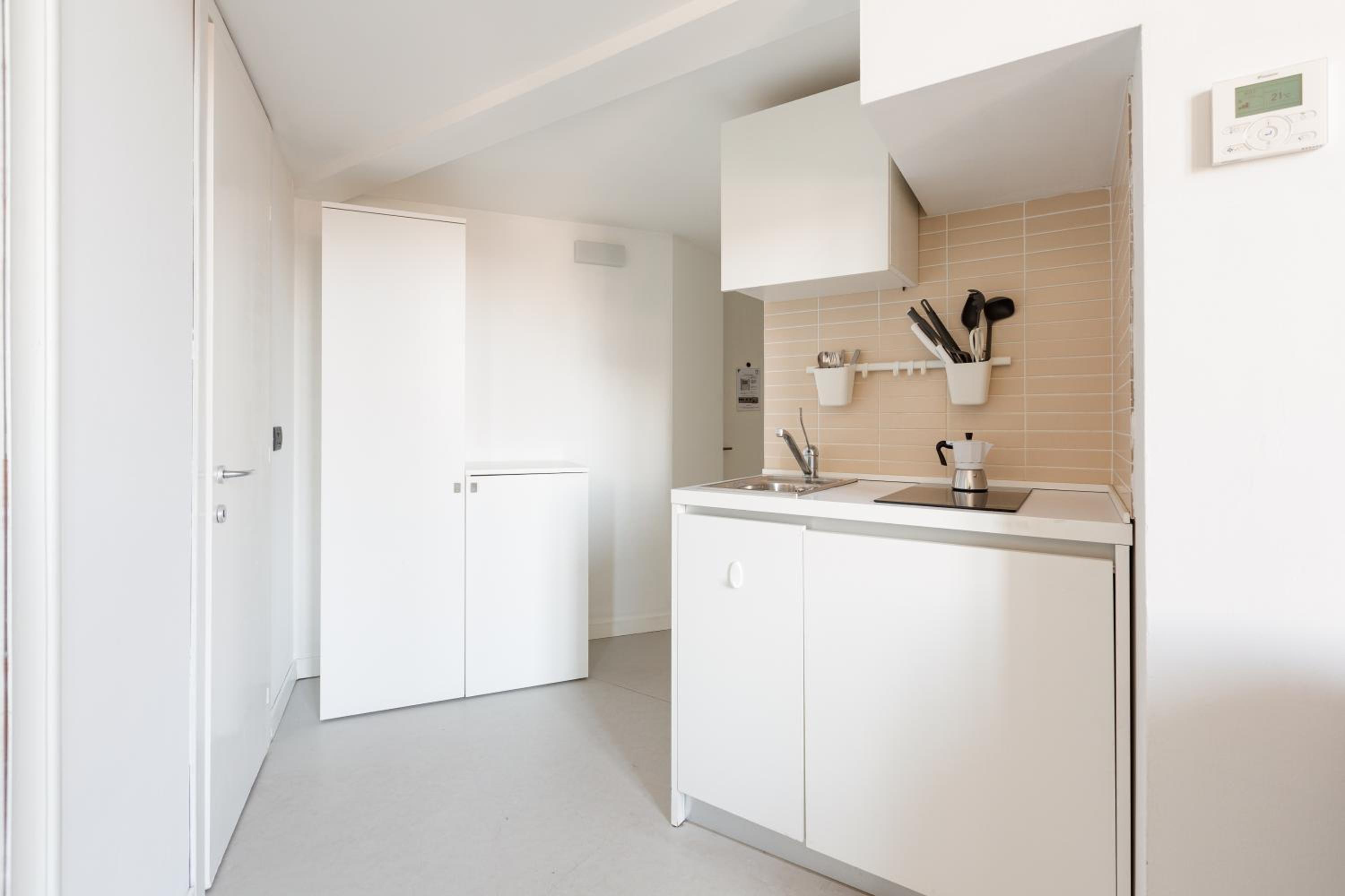 GuestHost - Milano Magenta Long Let Apts