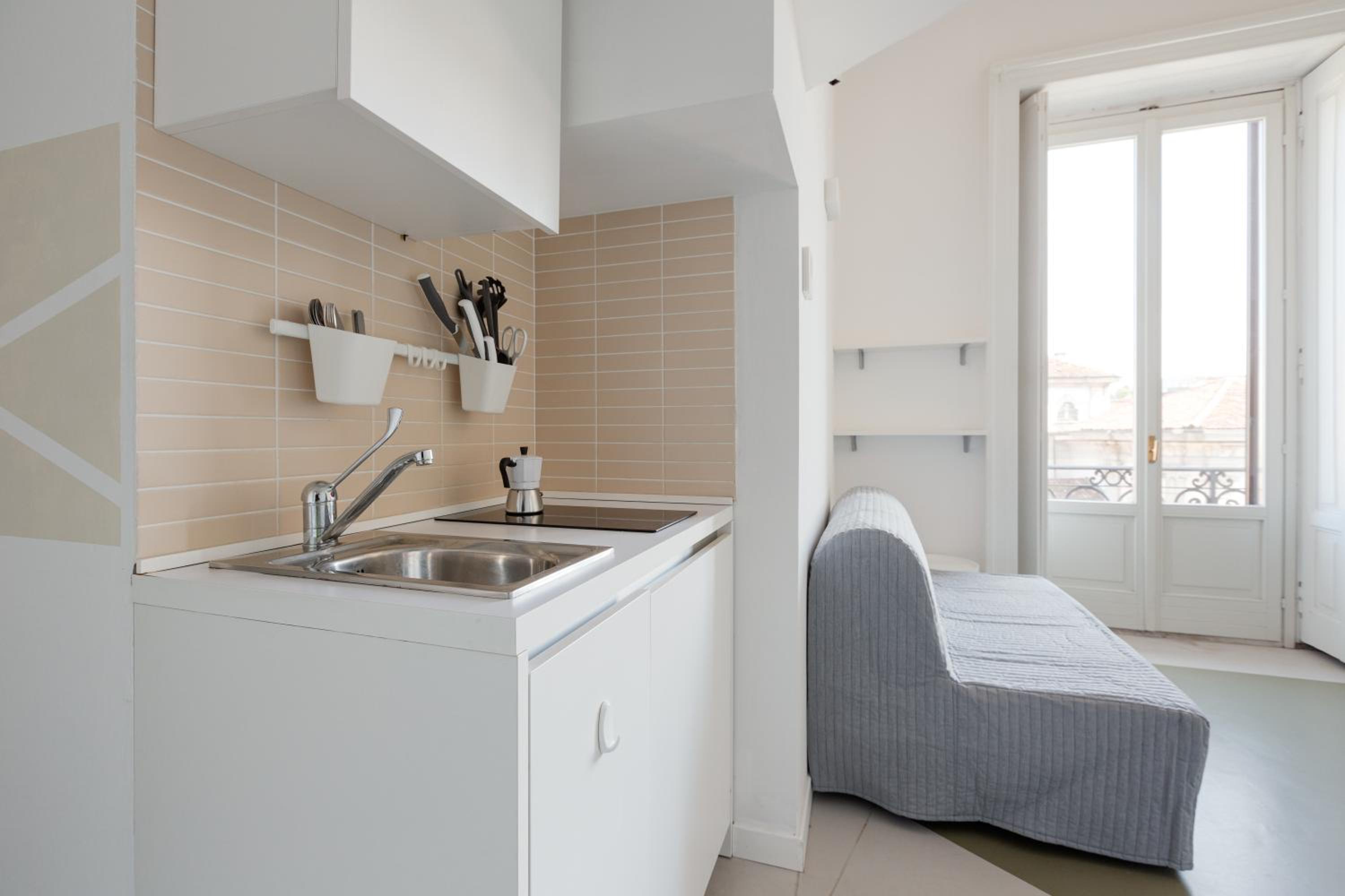 GuestHost - Milano Magenta Long Let Apts