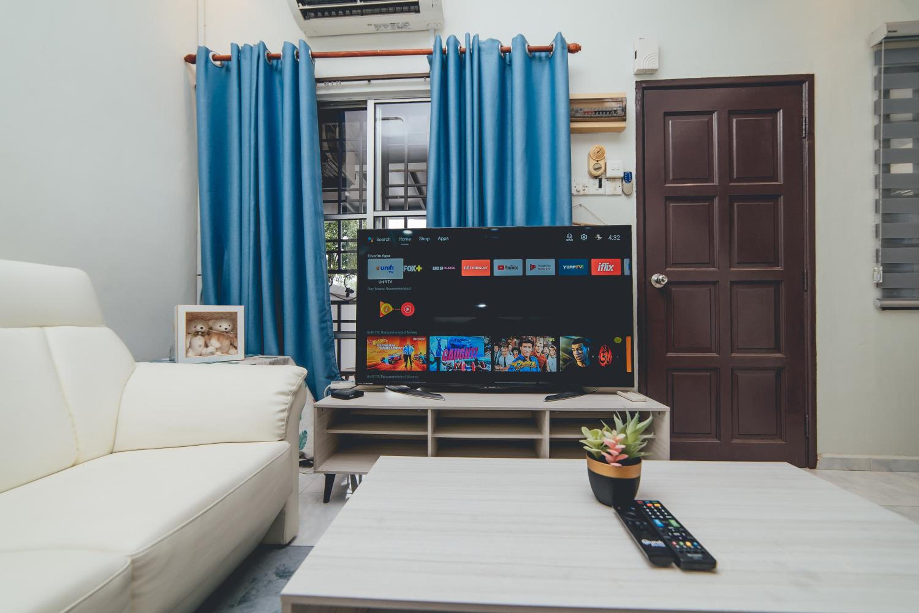 Double Storey Setia Indah Chill Homestay nr Austin by Our Stay