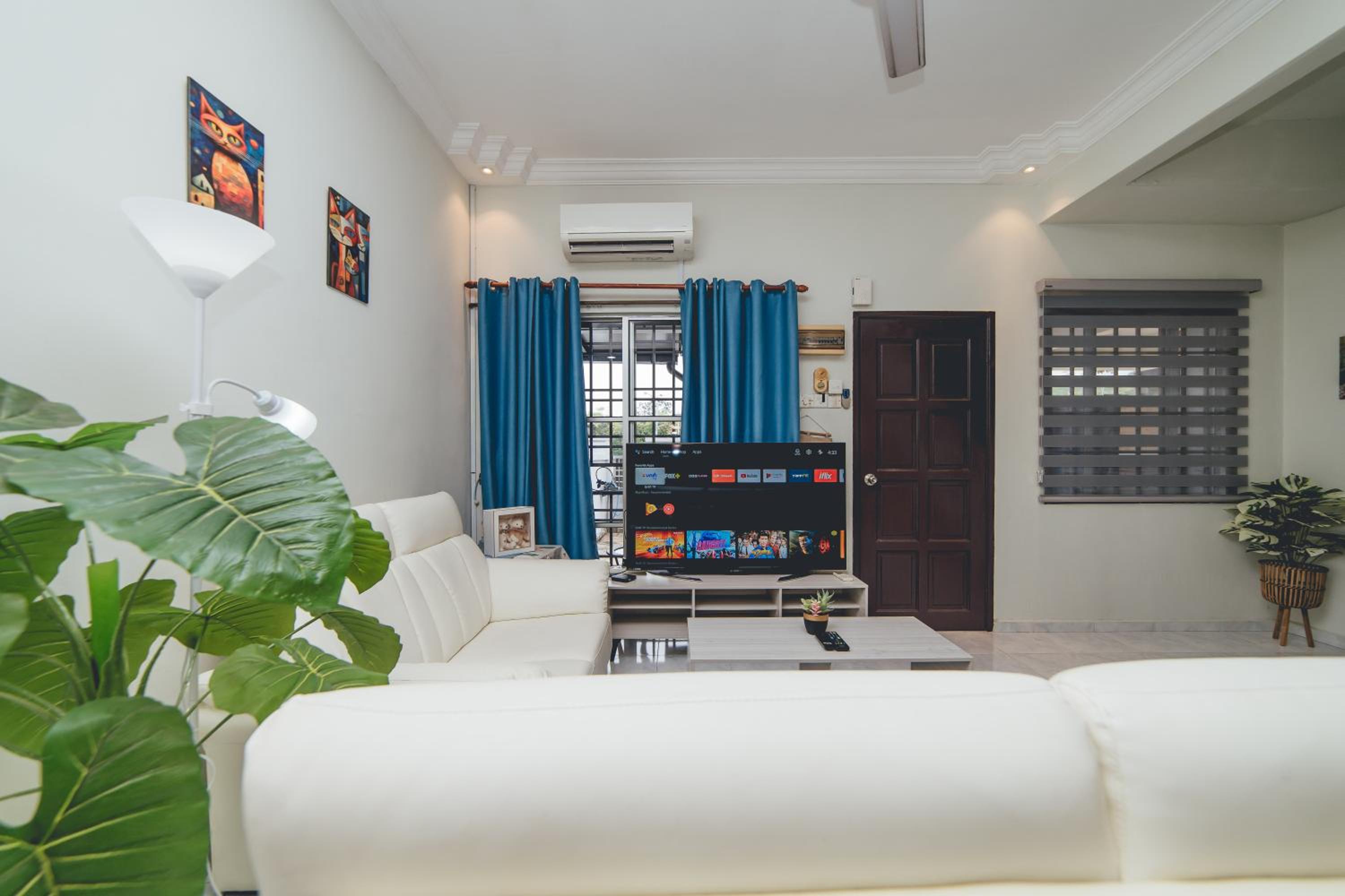 Double Storey Setia Indah Chill Homestay nr Austin by Our Stay