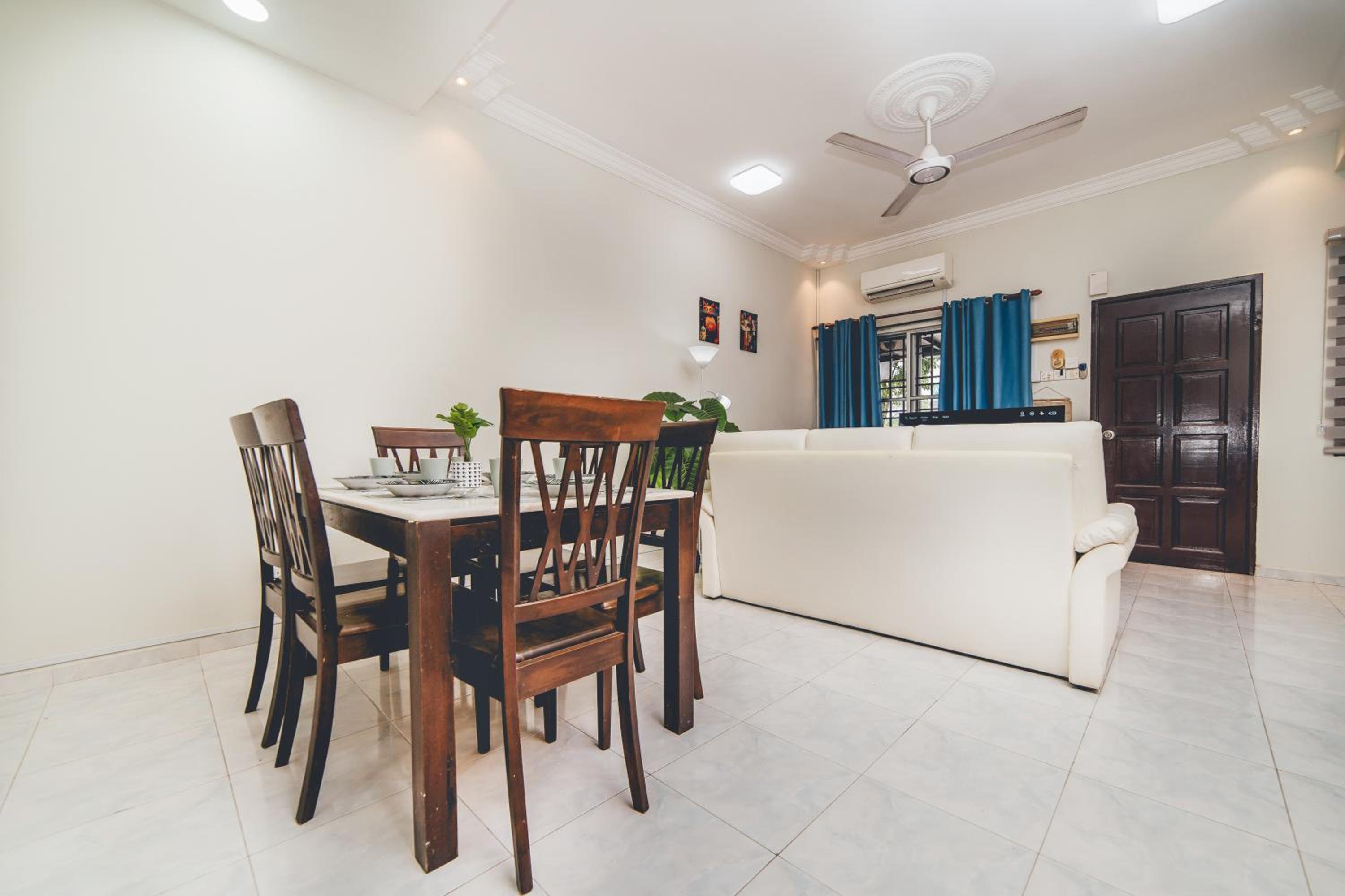 Double Storey Setia Indah Chill Homestay nr Austin by Our Stay