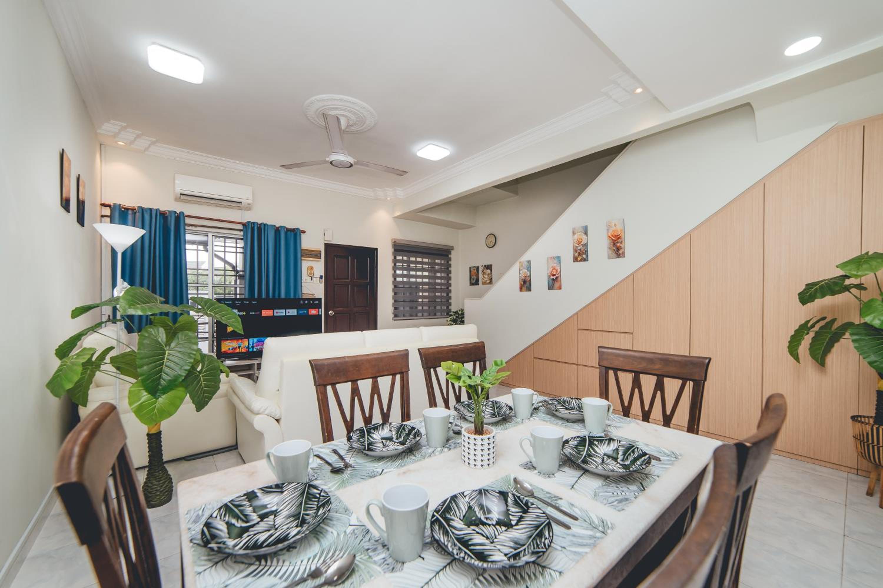 Double Storey Setia Indah Chill Homestay nr Austin by Our Stay