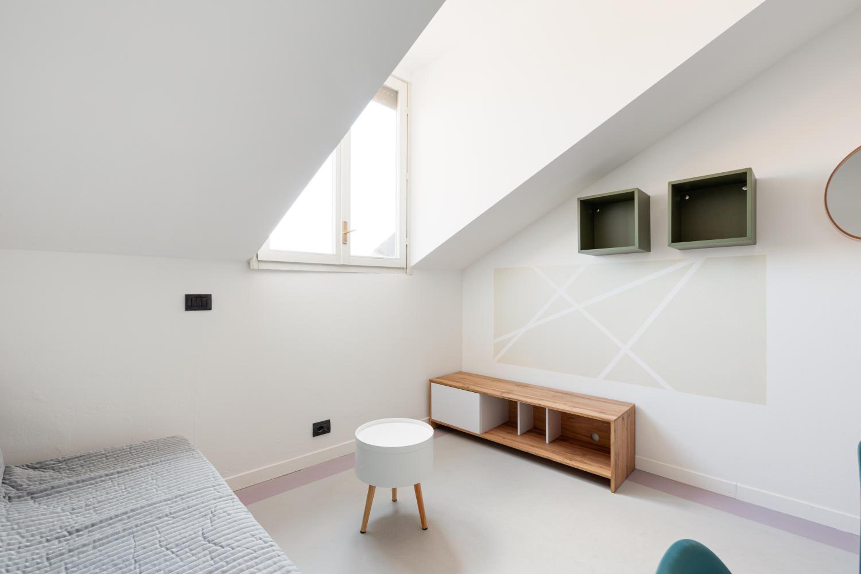 GuestHost - Milano Magenta Long Let Apts