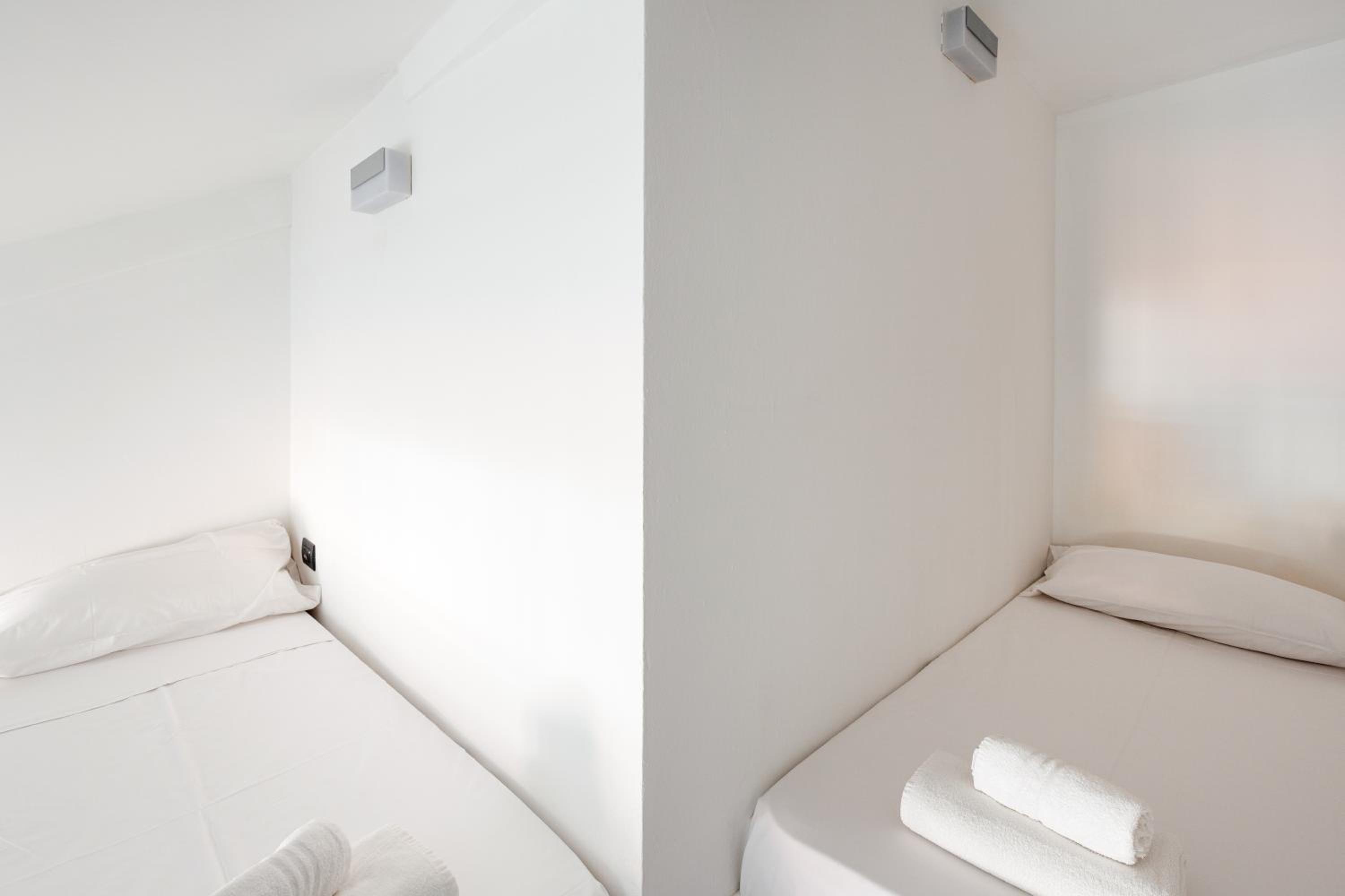 GuestHost - Milano Magenta Long Let Apts