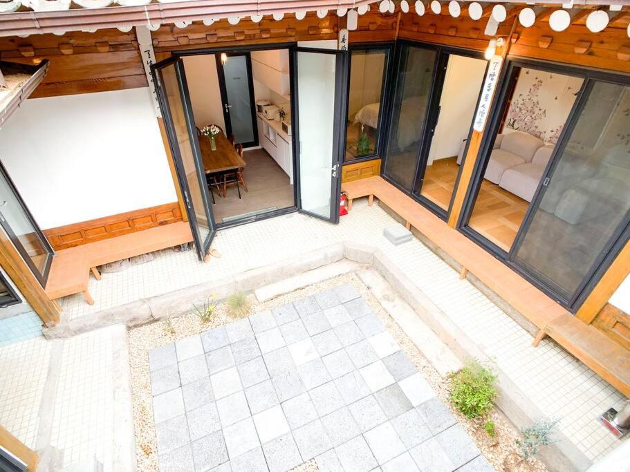 Hanok JADE