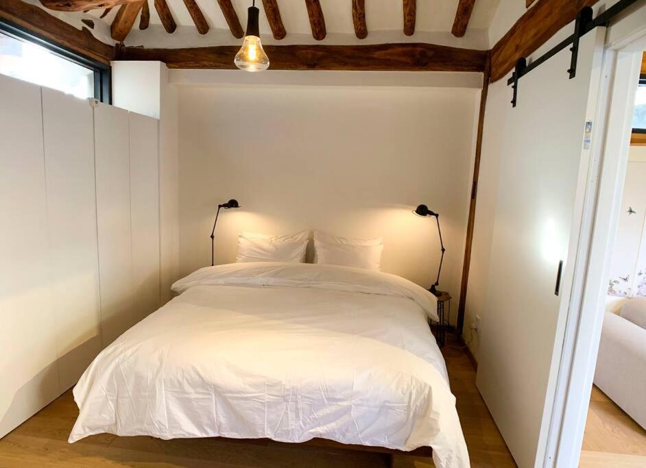 Hanok JADE