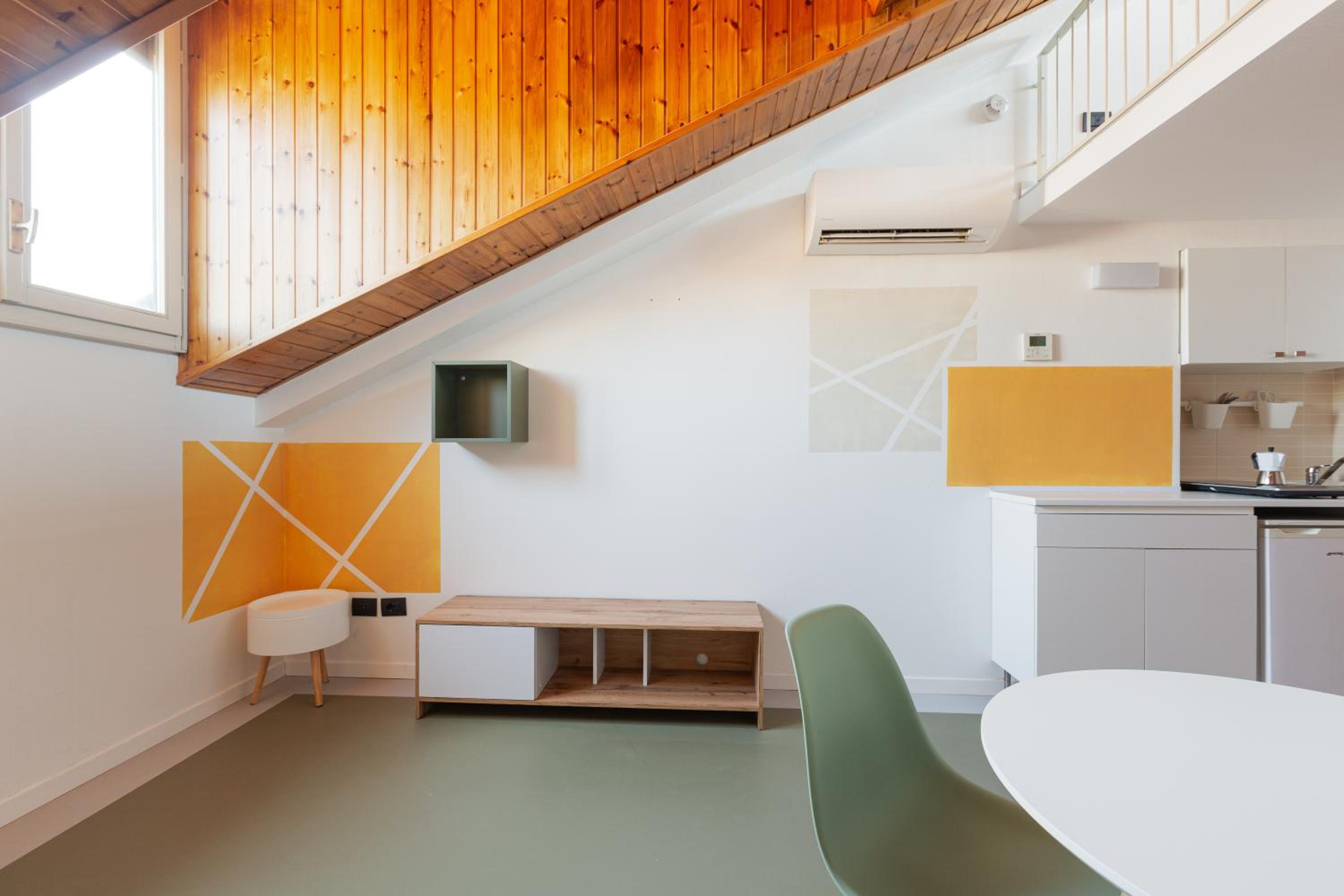 GuestHost - Milano Magenta Long Let Apts
