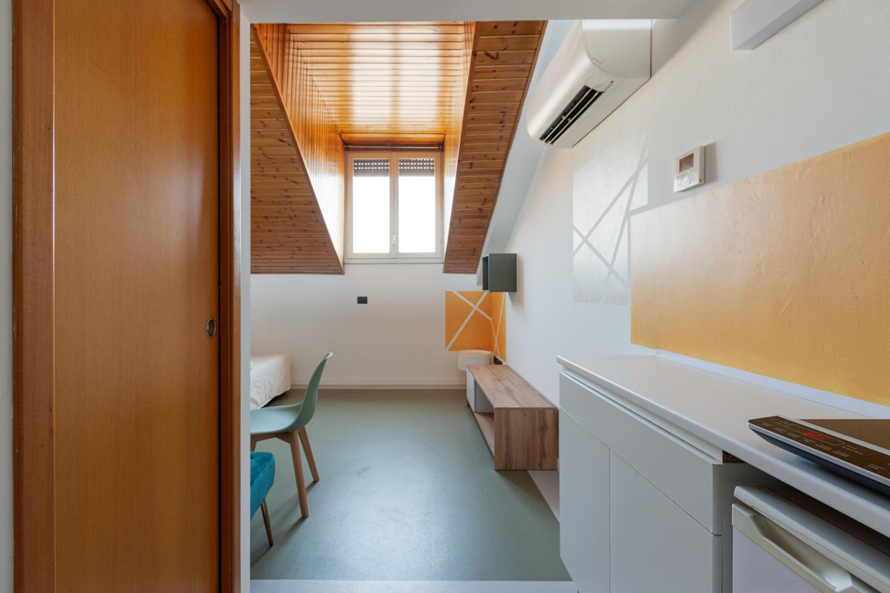 GuestHost - Milano Magenta Long Let Apts