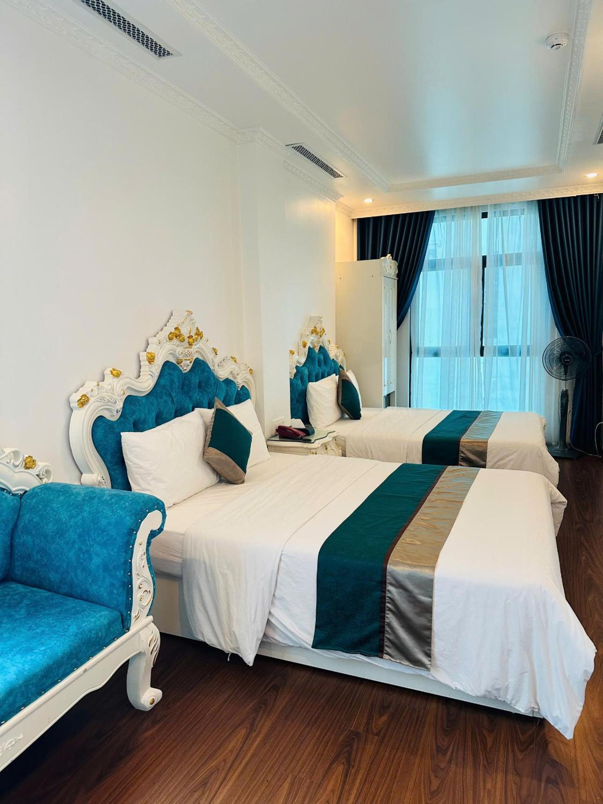 Royal Hotel - Yên Xá HN - by BAY LUXURY