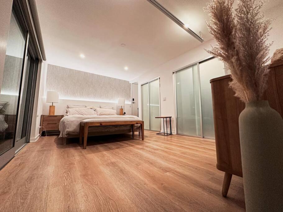 Stunning Views Hollywood Hills Lux Living