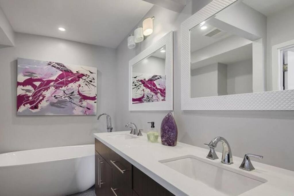 Stunning Views Hollywood Hills Lux Living