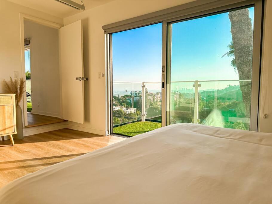 Stunning Views Hollywood Hills Lux Living