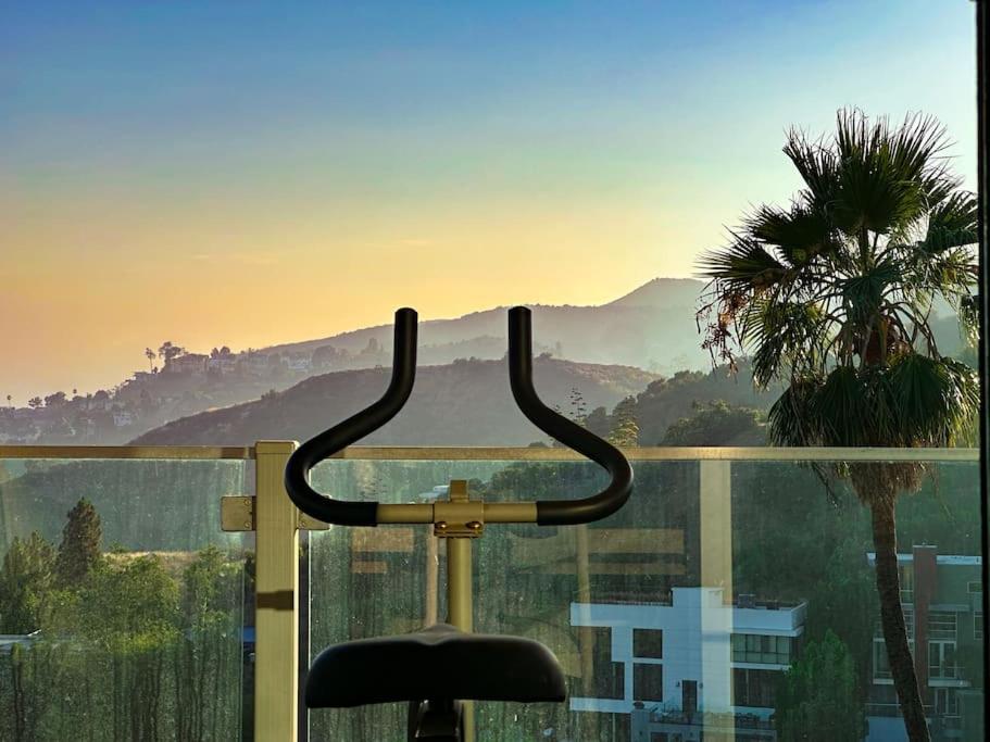 Stunning Views Hollywood Hills Lux Living
