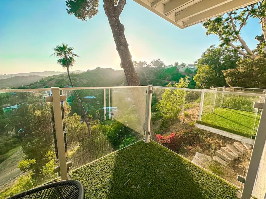 Stunning Views Hollywood Hills Lux Living