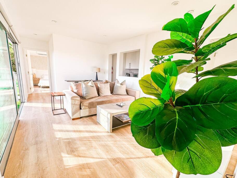 Stunning Views Hollywood Hills Lux Living