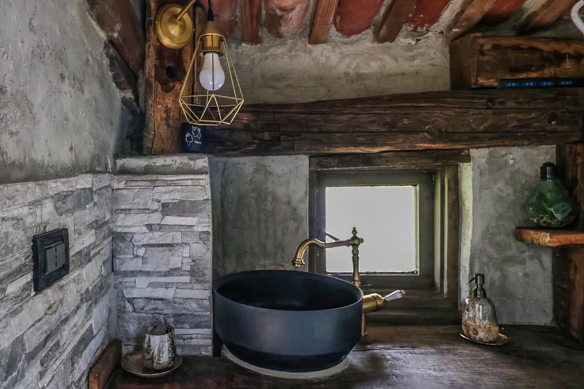 Chalet di montagna in pietra - Val di Chy