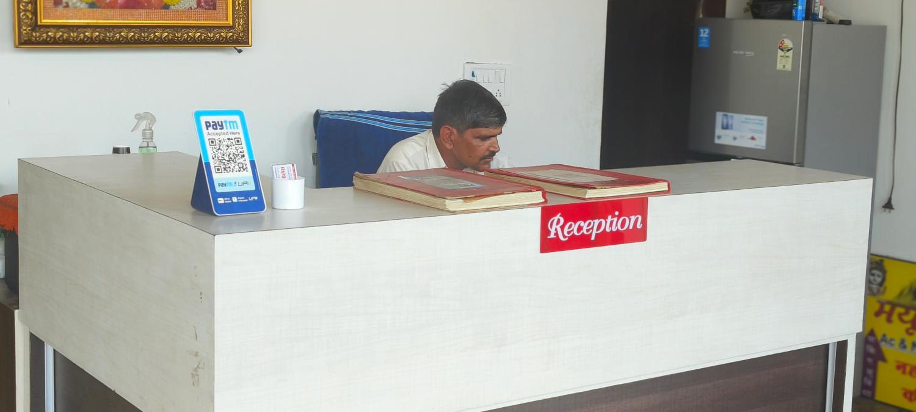 Lobby & Reception