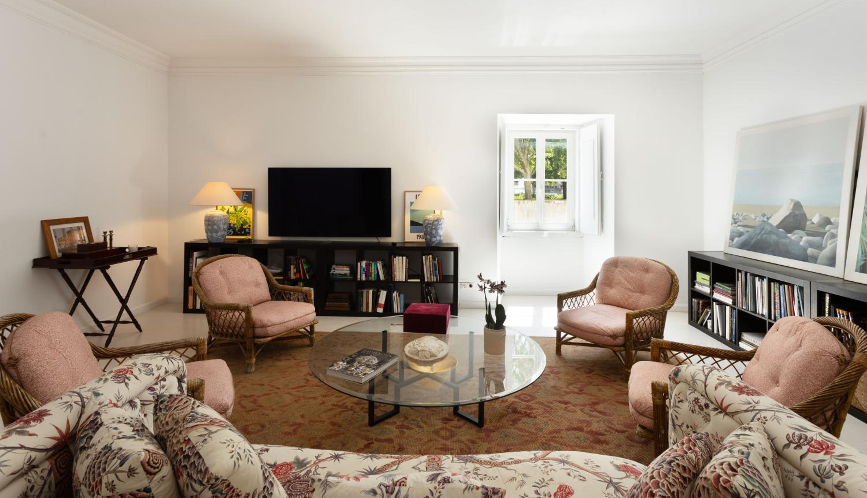 Palace Apartments by LovelyStay