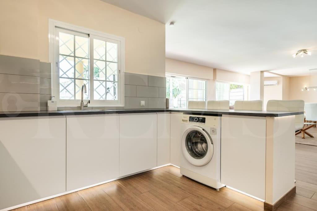 Grand villa with pool, BBQ & stunning view by REMS photo 5