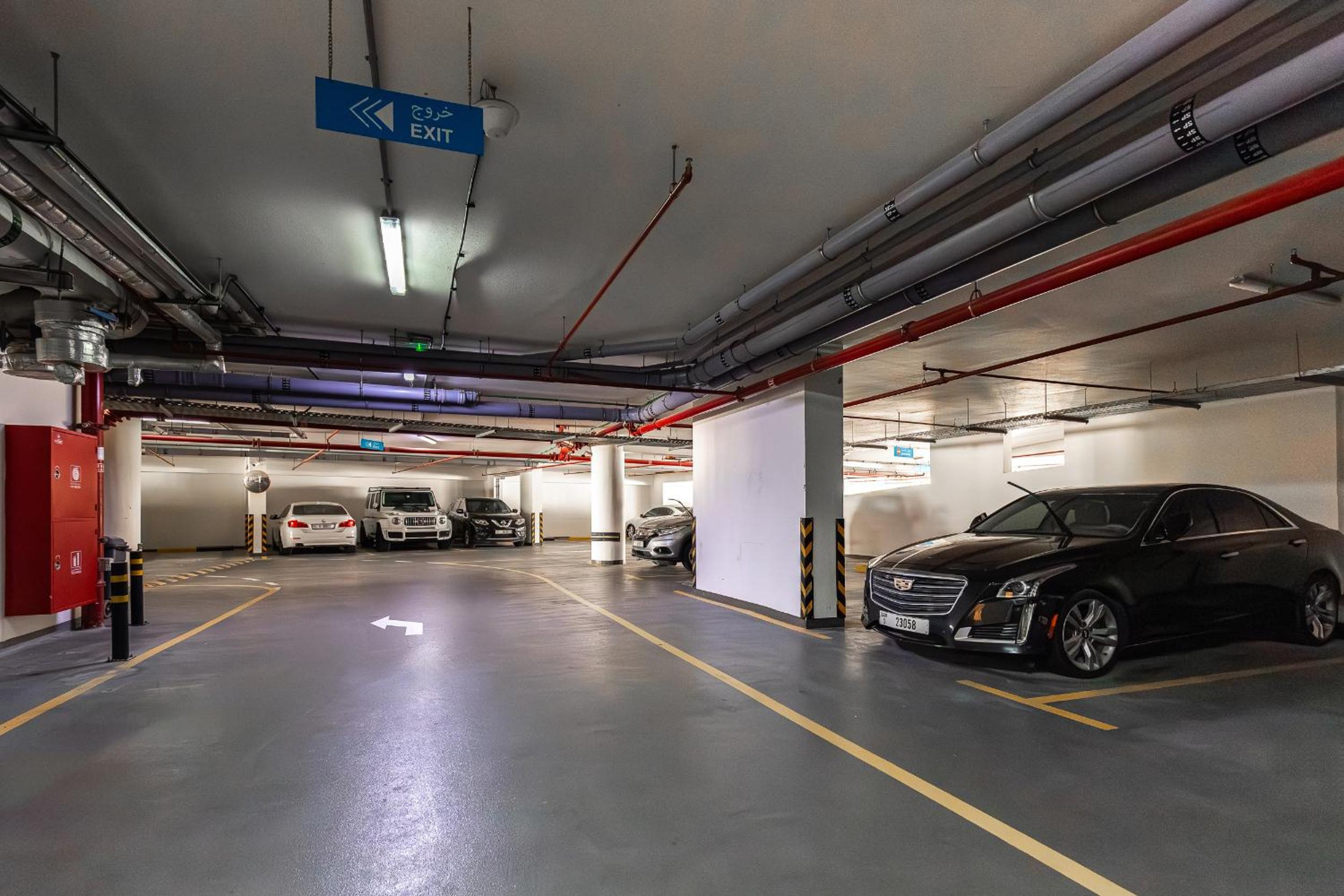 Binghatti Gateway Family 2BR with Balcony, Close to Dubai Mall & Burj Khalifa by Simply Comfort