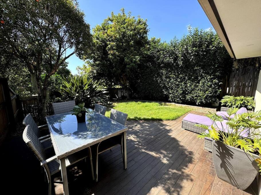 Chic 3-Bedroom Duplex, air-con, pet friendly