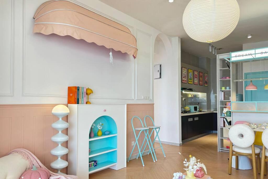 Dooga Ins-Macaron Cafe' Seaview