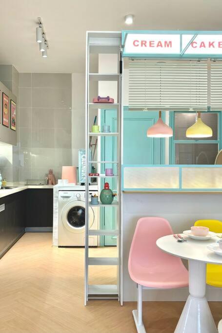 Dooga Ins-Macaron Cafe' Seaview