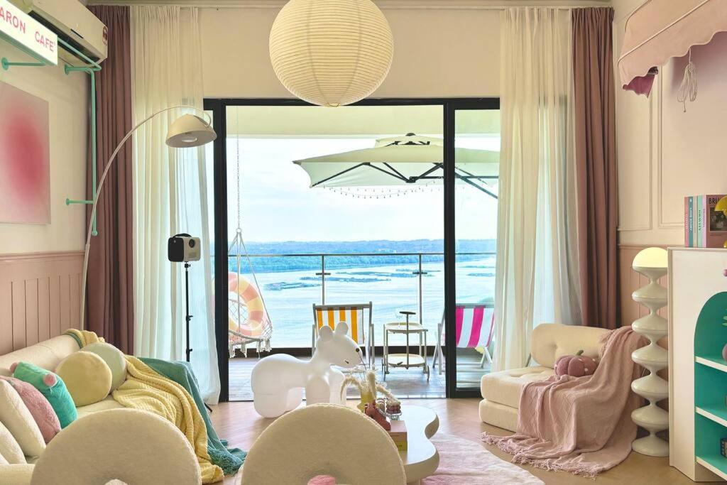 Dooga Ins-Macaron Cafe' Seaview