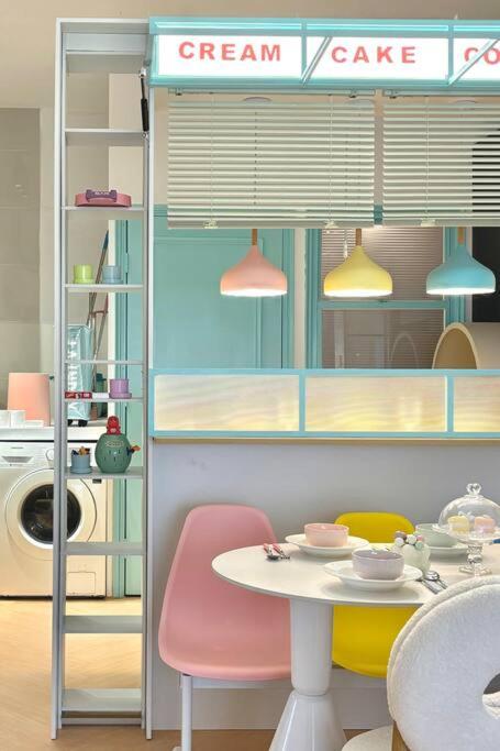 Dooga Ins-Macaron Cafe' Seaview