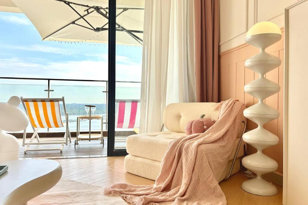 Dooga Ins-Macaron Cafe' Seaview