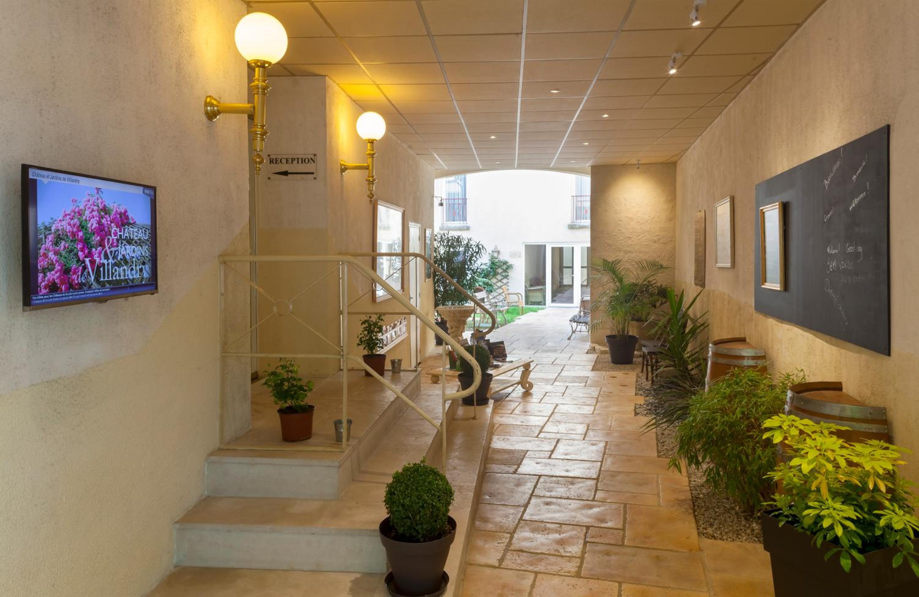 BRIT HOTEL Le Lion d'Or CHINON