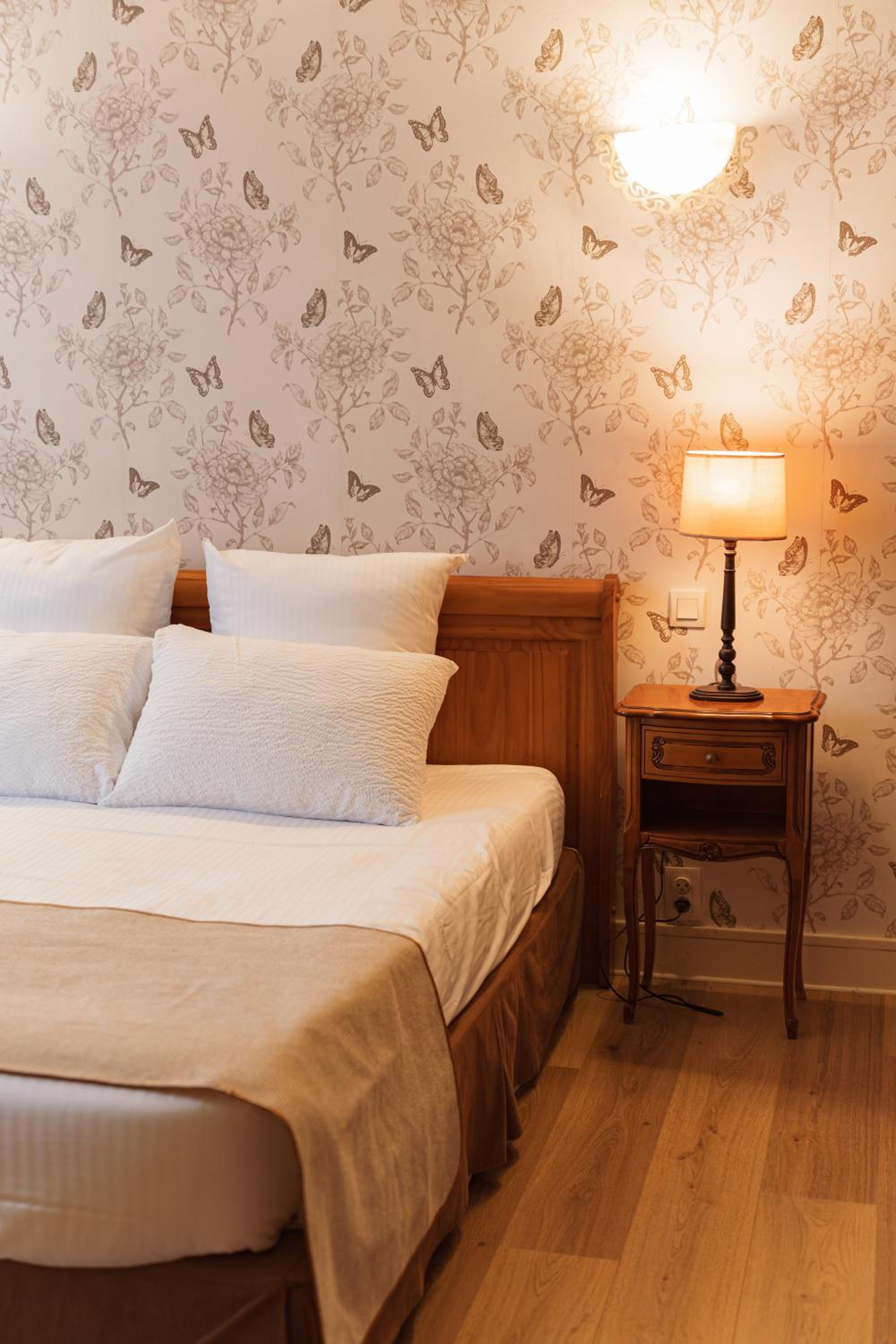 BRIT HOTEL Le Lion d'Or CHINON
