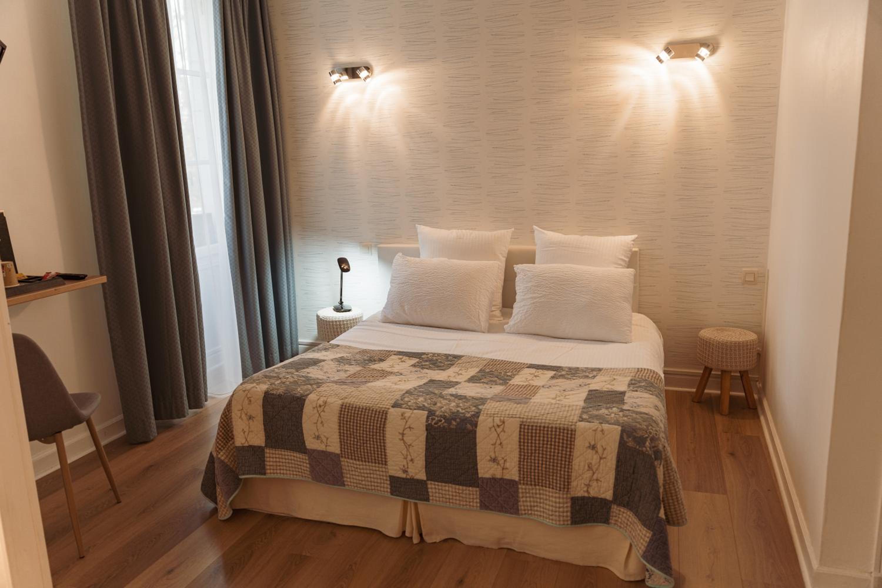 BRIT HOTEL Le Lion d'Or CHINON