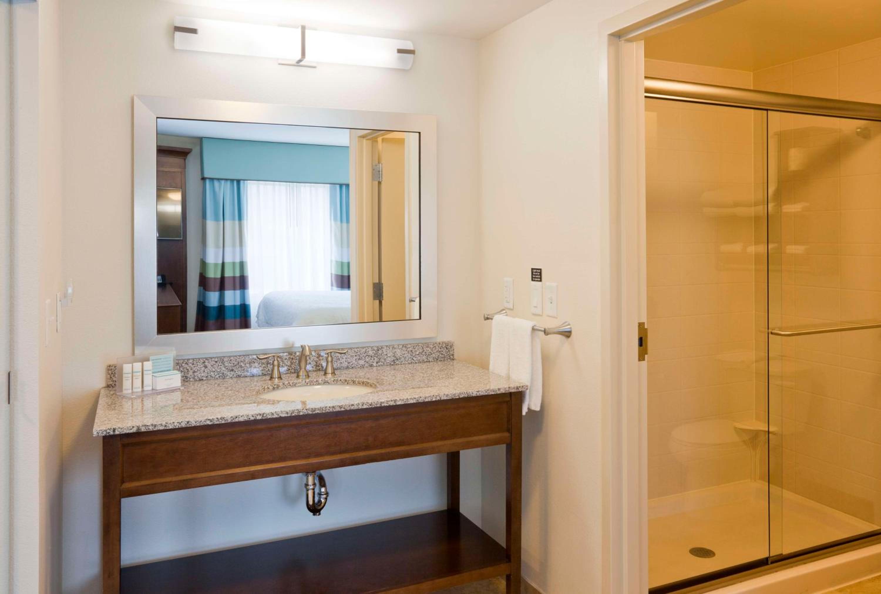 Hampton Inn Suites Minneapolis West/ Minnetonka - Property Image 5