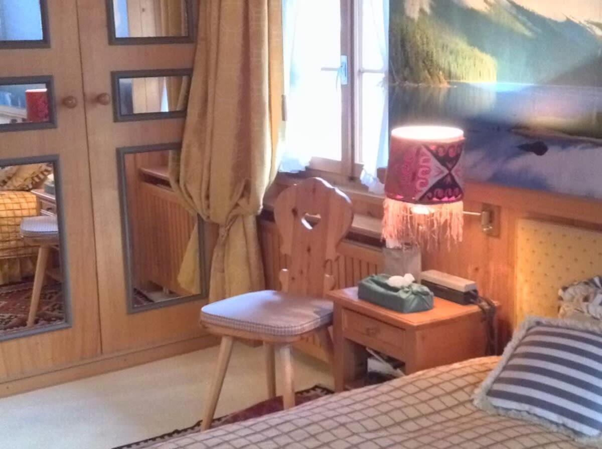 3 BR Classic Chalet in Gstaad By Smiling House