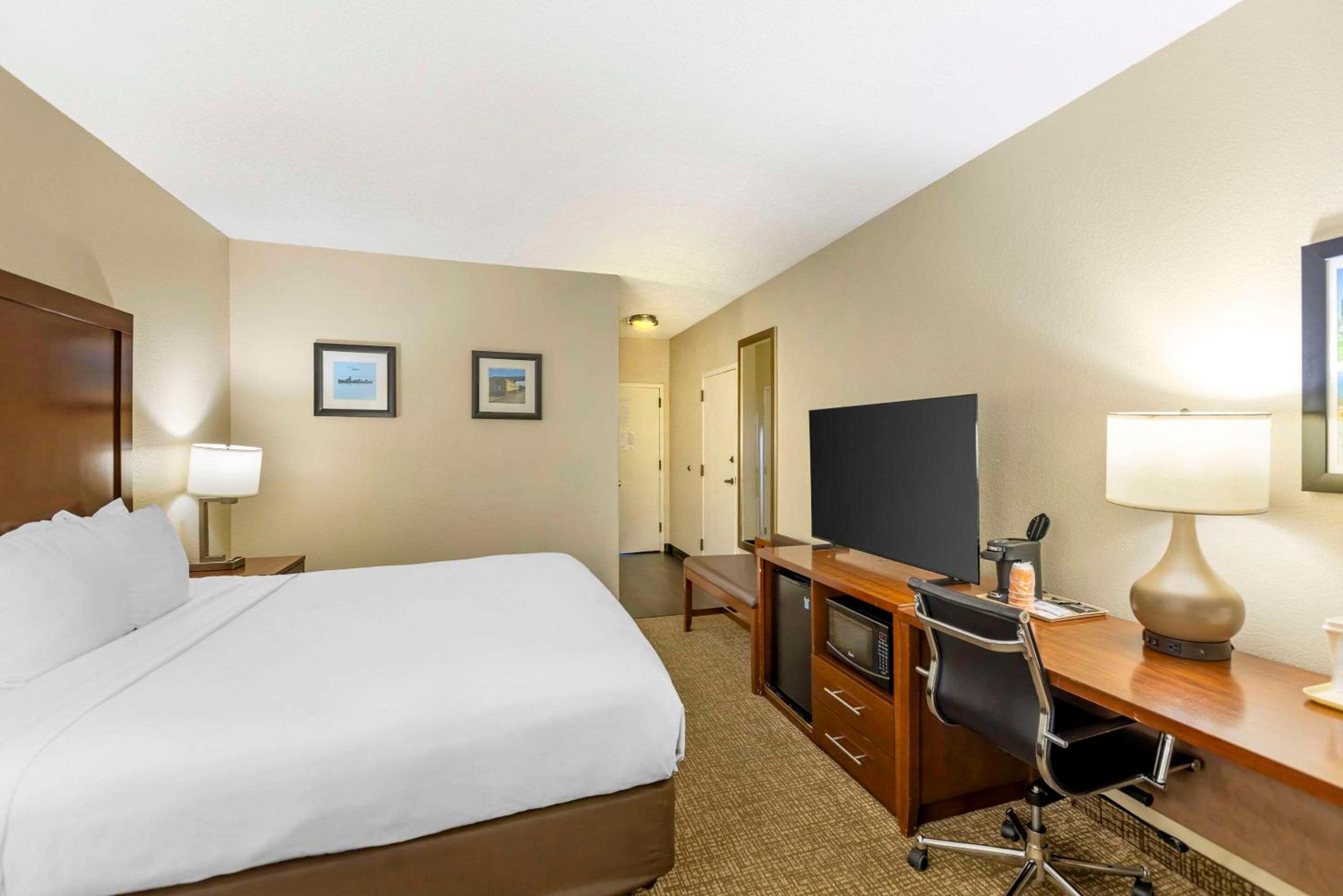 Meridian Vacations - Comfort Inn - Property Image 12