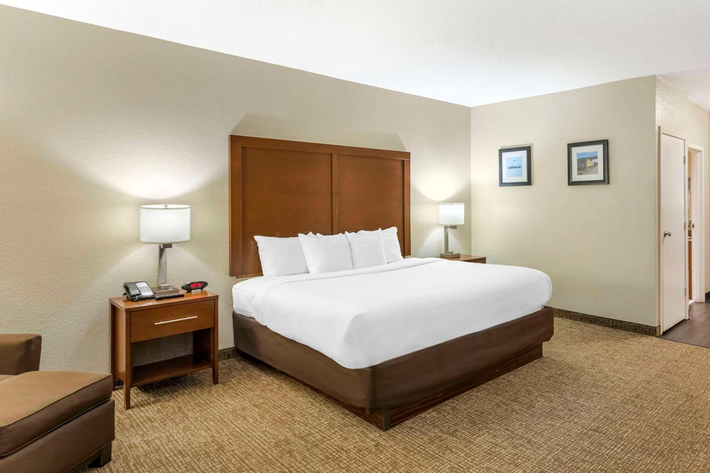 Meridian Vacations - Comfort Inn - Property Image 9