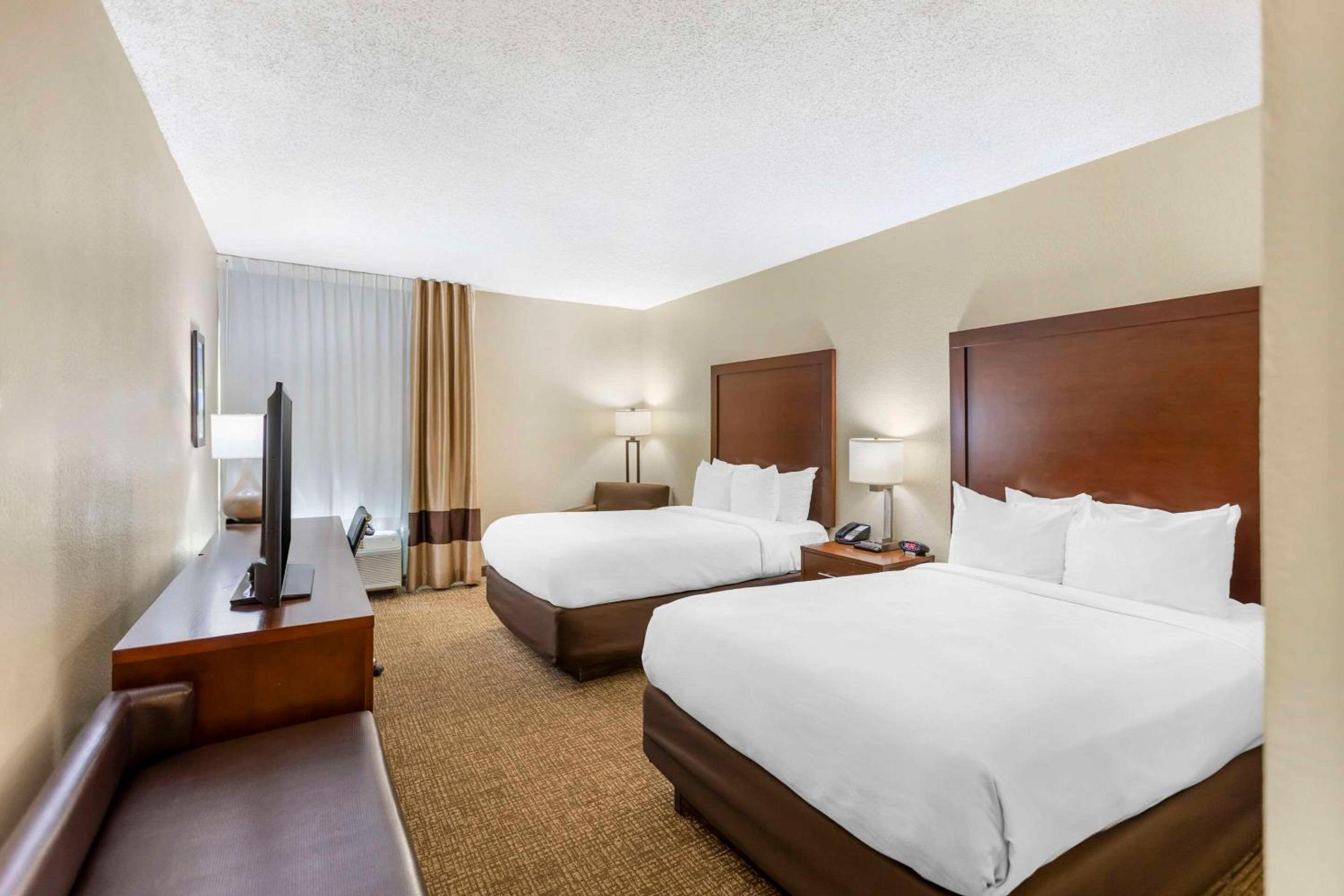 Meridian Vacations - Comfort Inn - Property Image 7