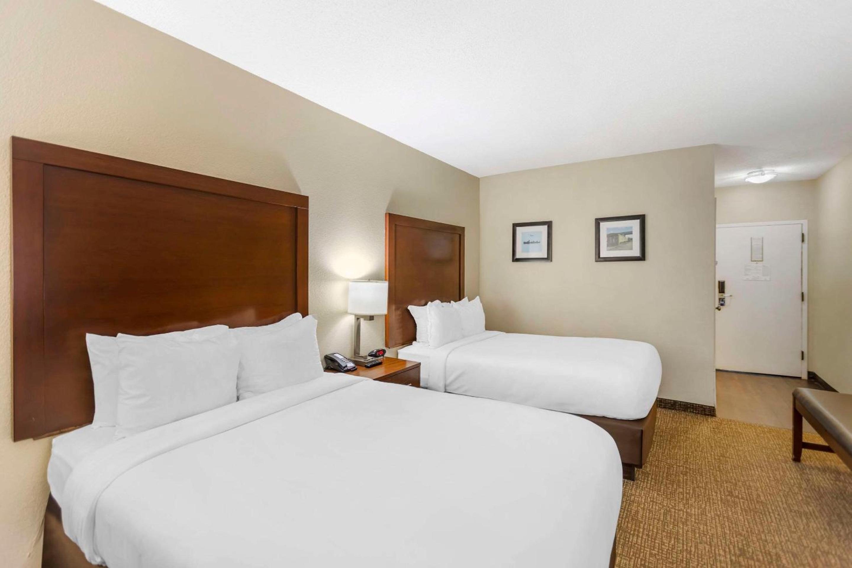 Meridian Vacations - Comfort Inn - Property Image 6