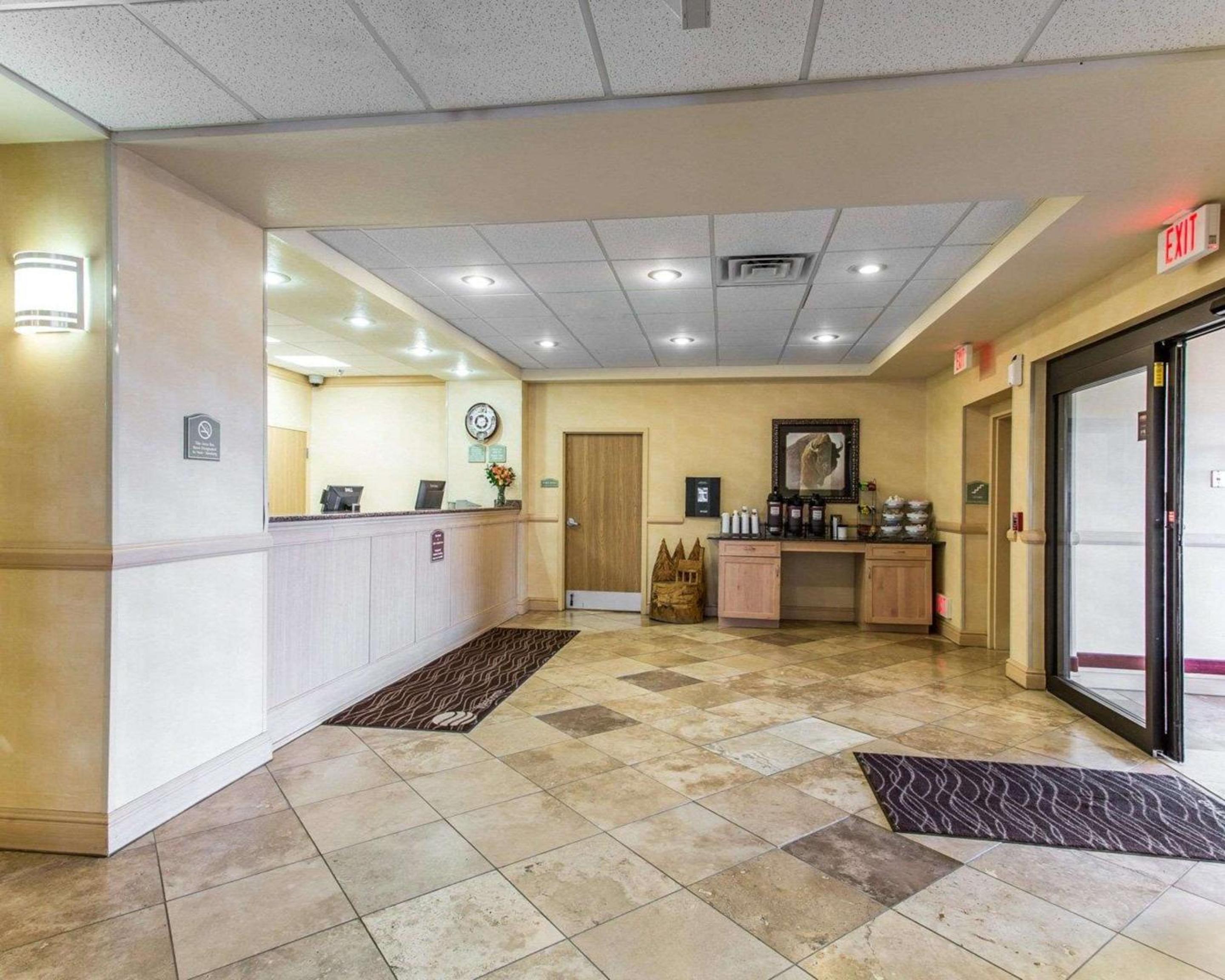 Rawlins Vacations - Comfort Inn  Suites - Property Image 4