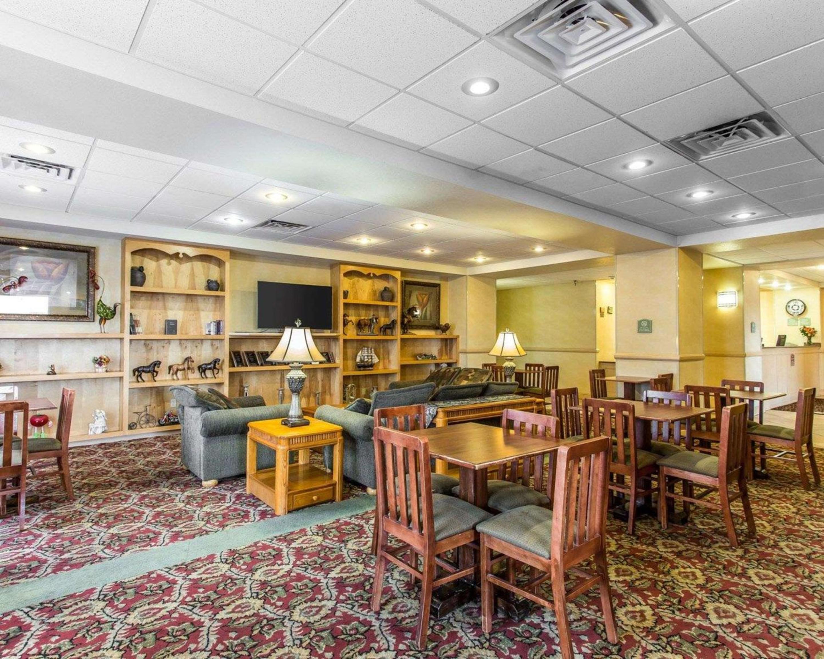 Rawlins Vacations - Comfort Inn  Suites - Property Image 8